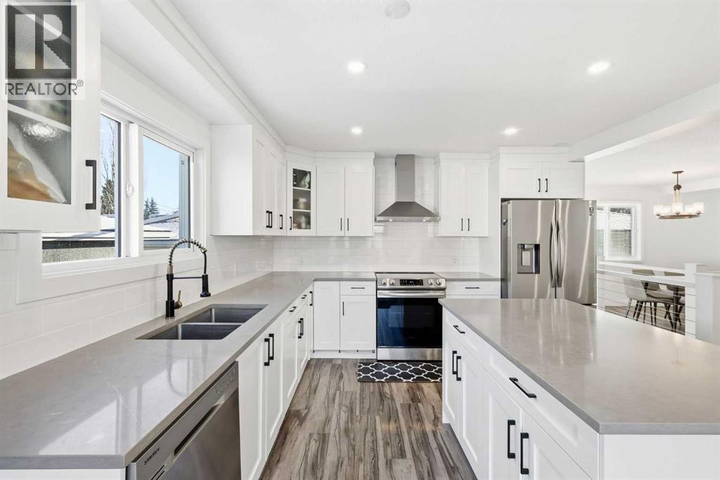 Single Family House Bungalow for Sale in  Harrow Crescent SW Haysboro Calgary 