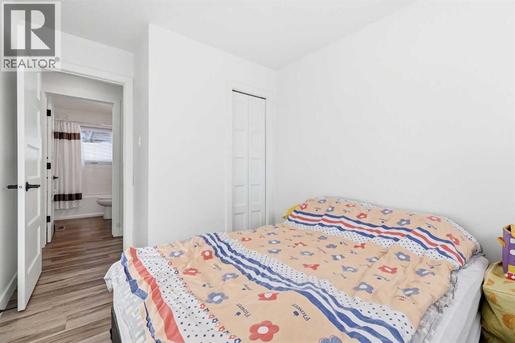 Single Family House Bungalow for Sale in  Harrow Crescent SW Haysboro Calgary 