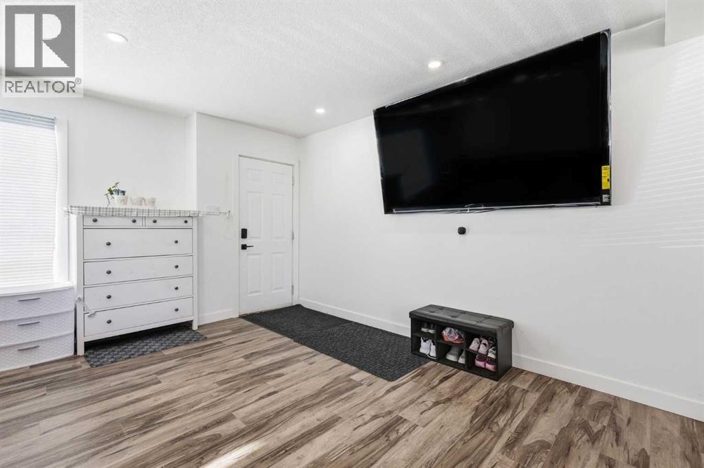 Single Family House Bungalow for Sale in  Harrow Crescent SW Haysboro Calgary 