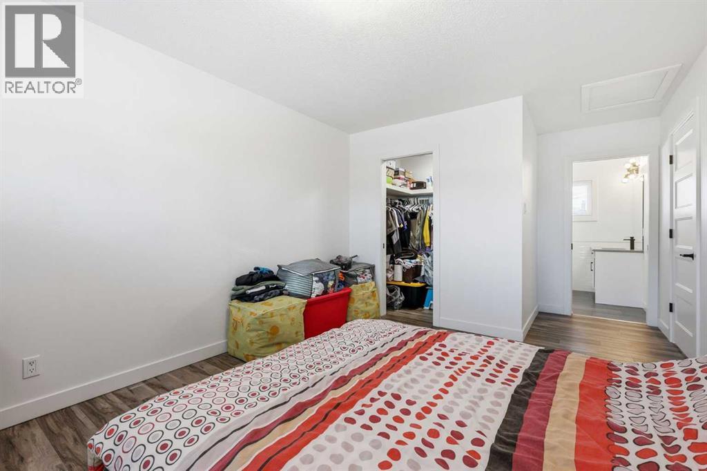 Single Family House Bungalow for Sale in  Harrow Crescent SW Haysboro Calgary 