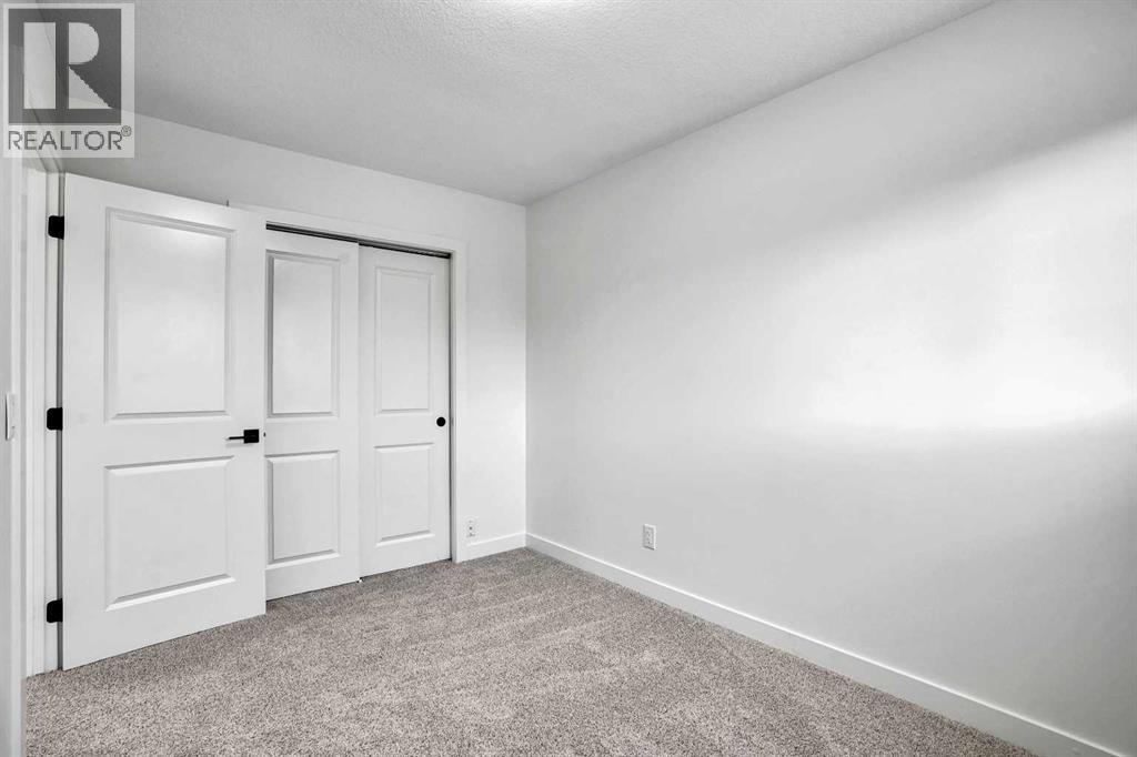 Single Family House for Sale in  Coral Springs Close NE Coral Springs Calgary 