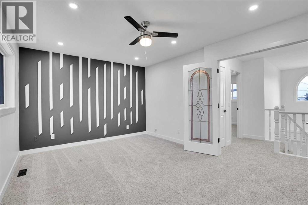 Single Family House for Sale in  Coral Springs Close NE Coral Springs Calgary 