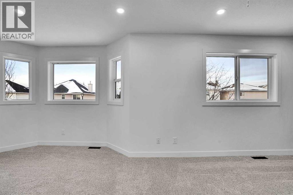 Single Family House for Sale in  Coral Springs Close NE Coral Springs Calgary 