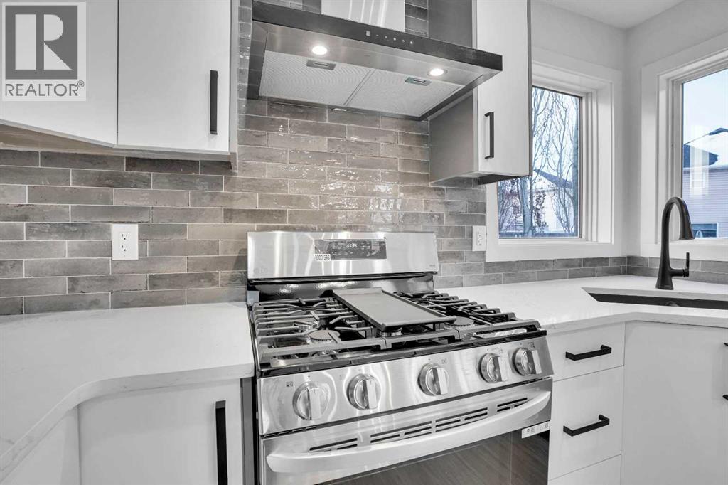 Single Family House for Sale in  Coral Springs Close NE Coral Springs Calgary 