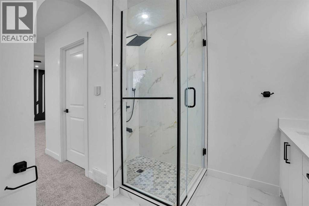 Single Family House for Sale in  Coral Springs Close NE Coral Springs Calgary 