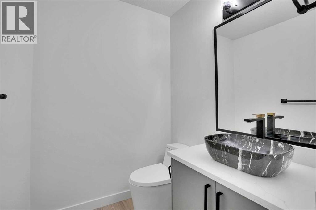 Single Family House for Sale in  Coral Springs Close NE Coral Springs Calgary 