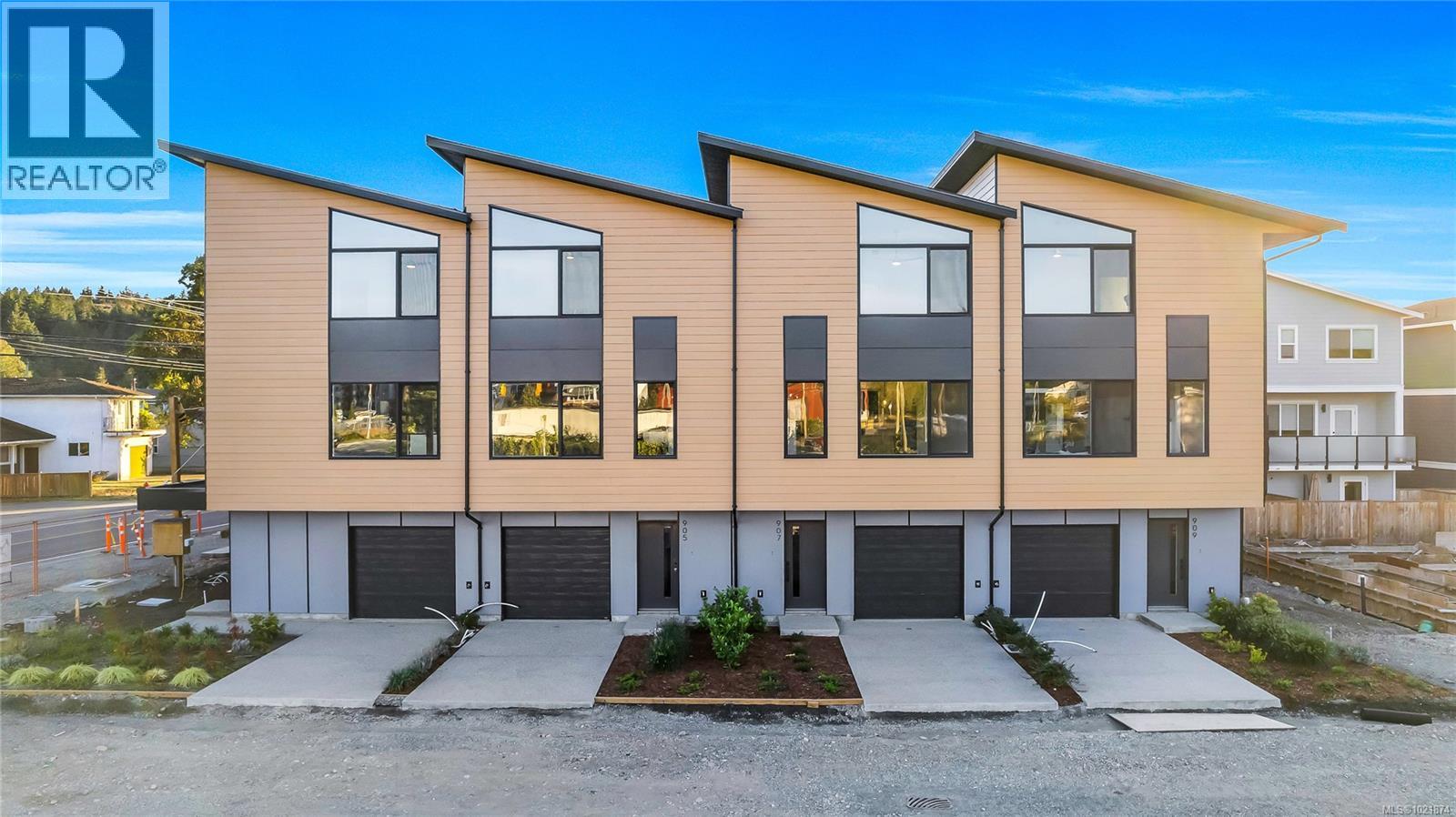 909 Vine Crt, Langford