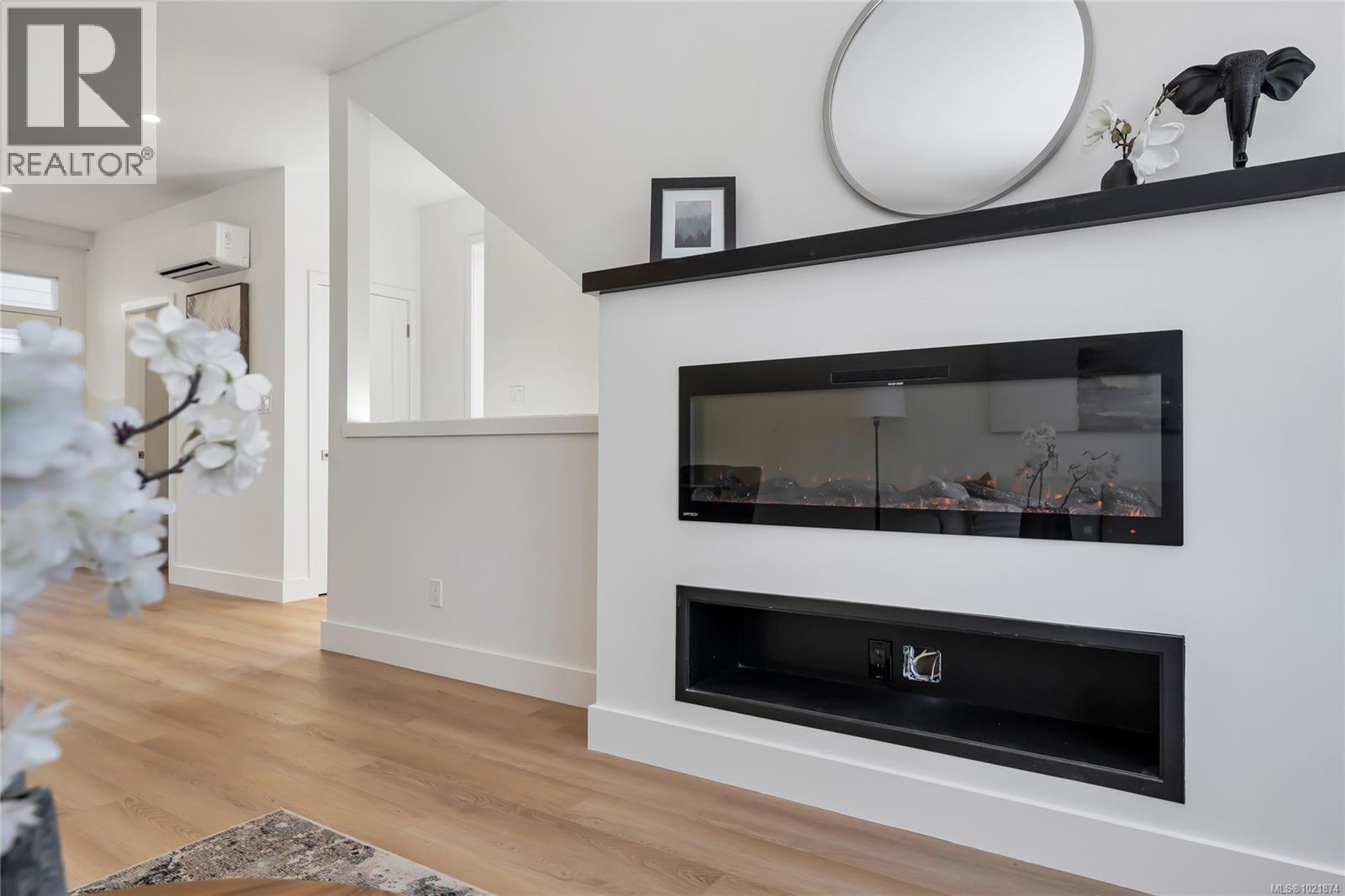 909 Vine Crt, Langford