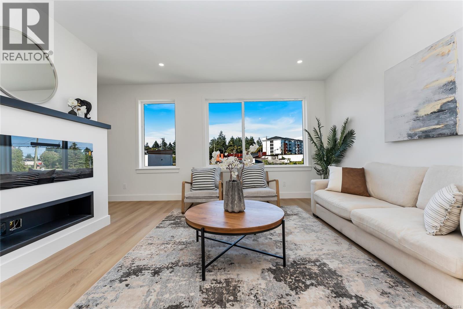 909 Vine Crt, Langford