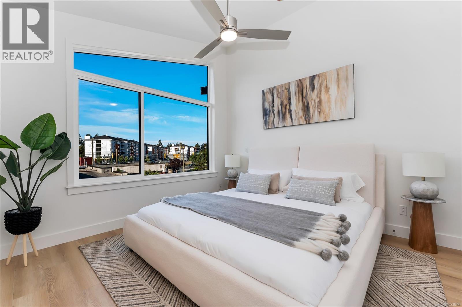 909 Vine Crt, Langford