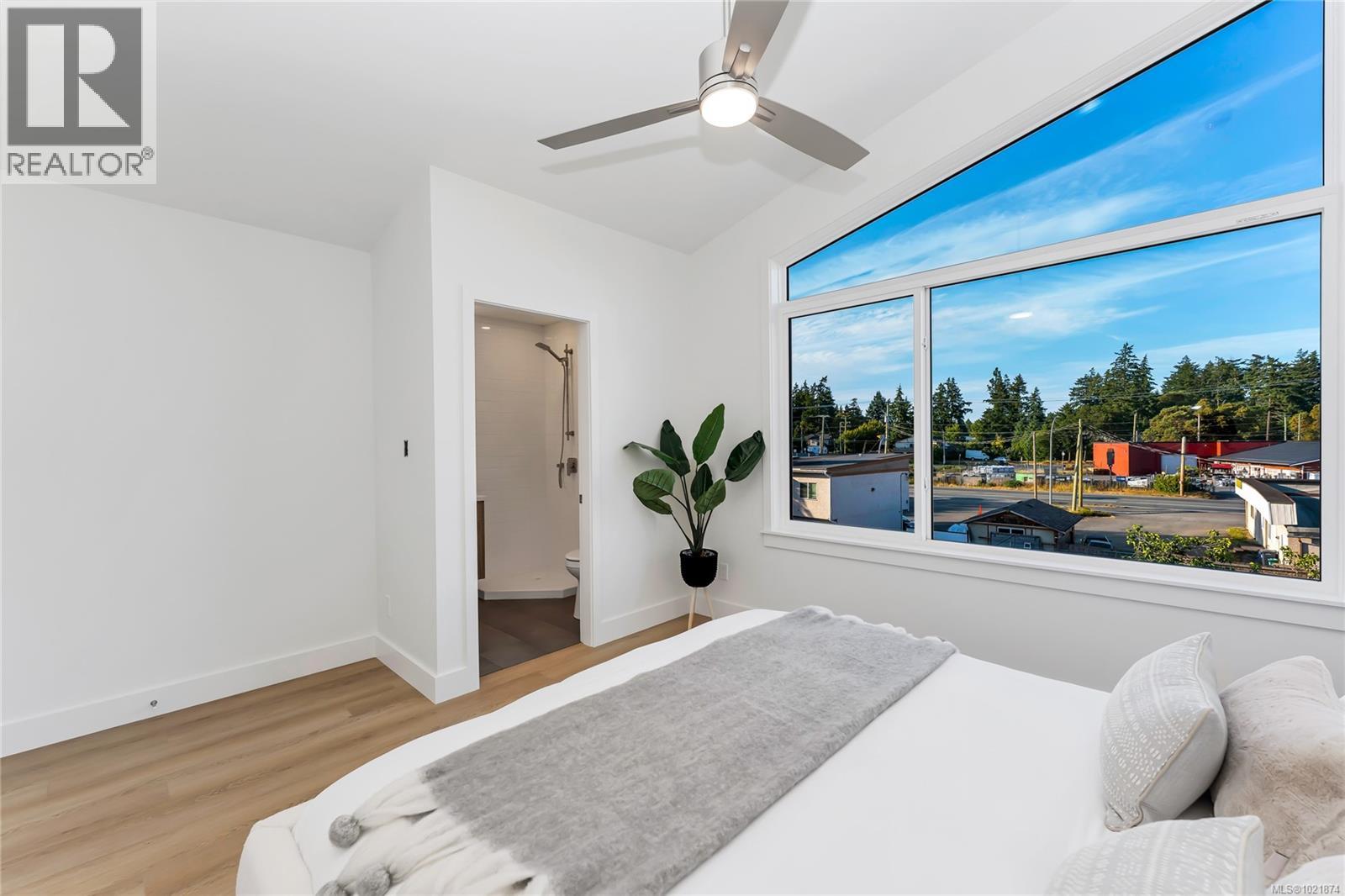 909 Vine Crt, Langford