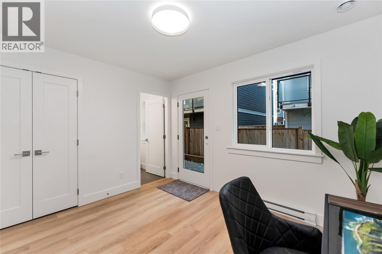 909 Vine Crt, Langford