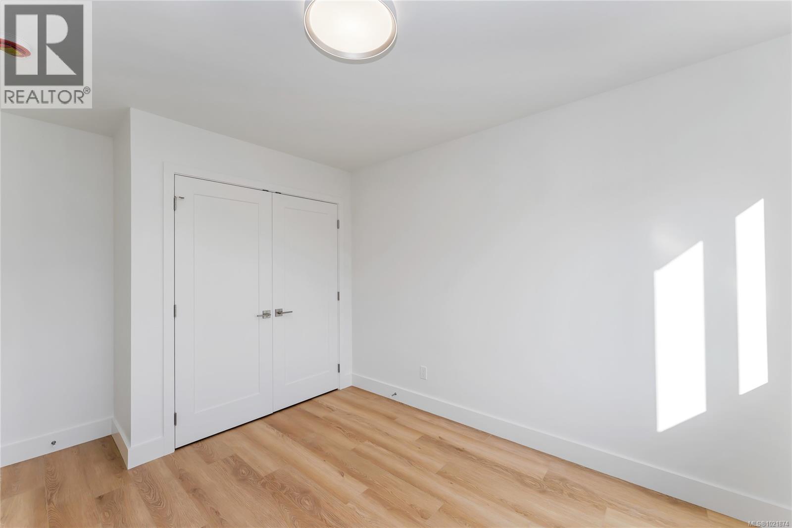 909 Vine Crt, Langford