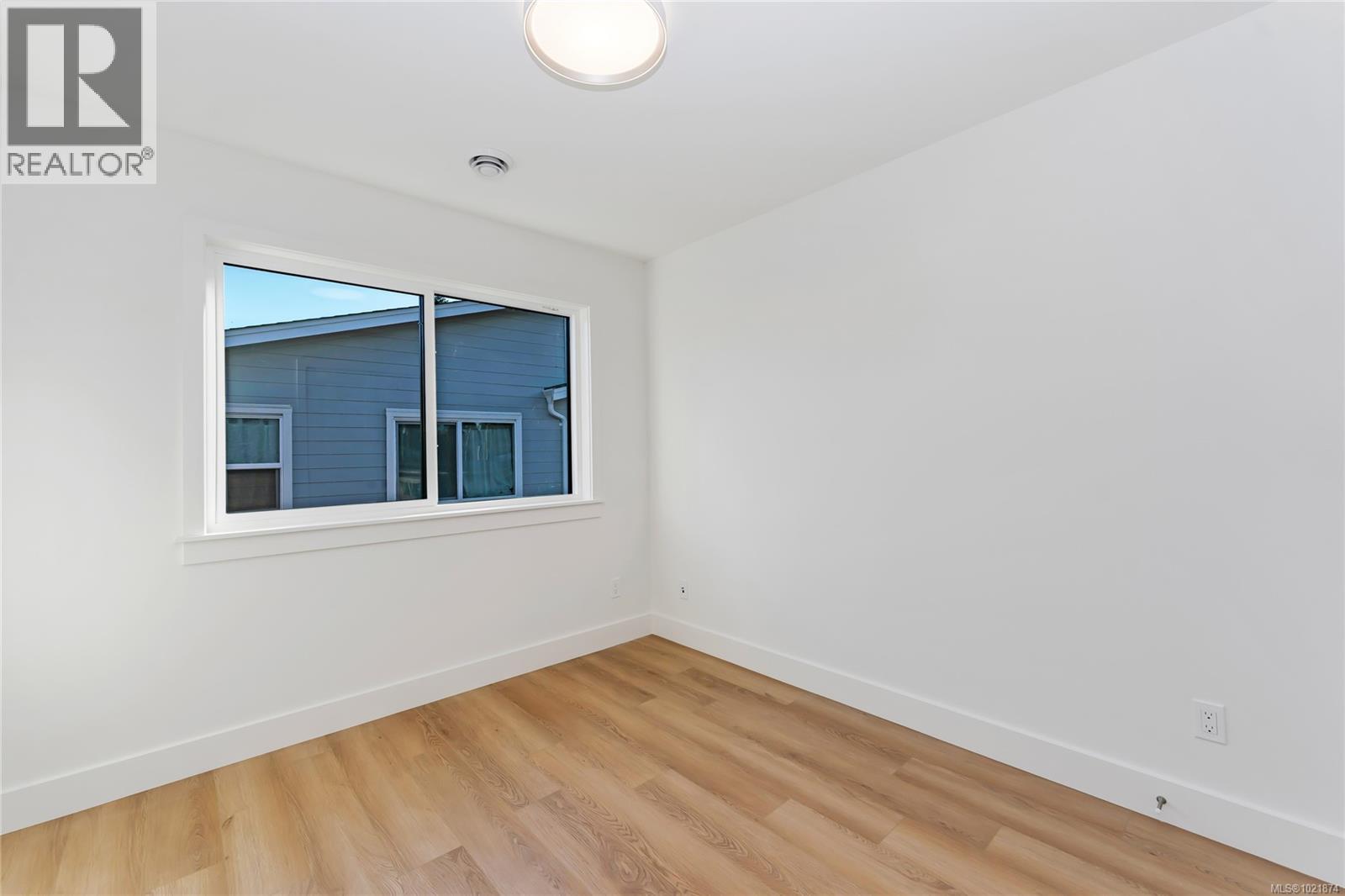 909 Vine Crt, Langford