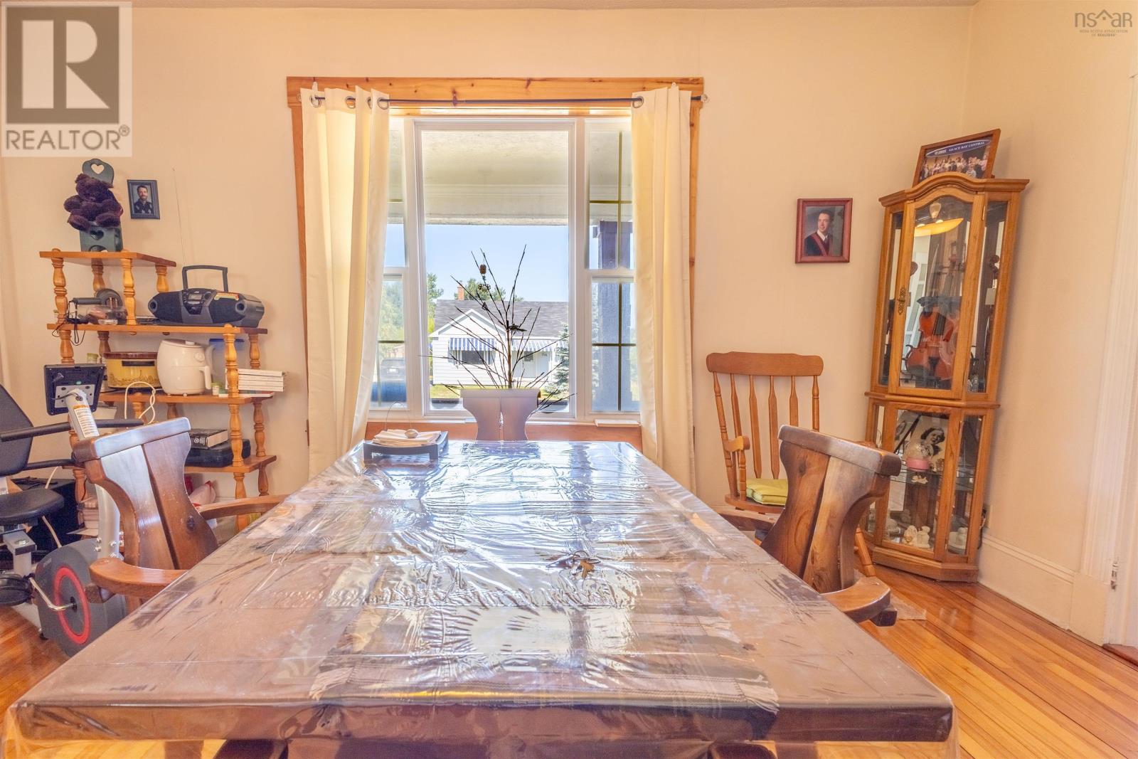 Property 35 of 47 of 279 King Edward Street