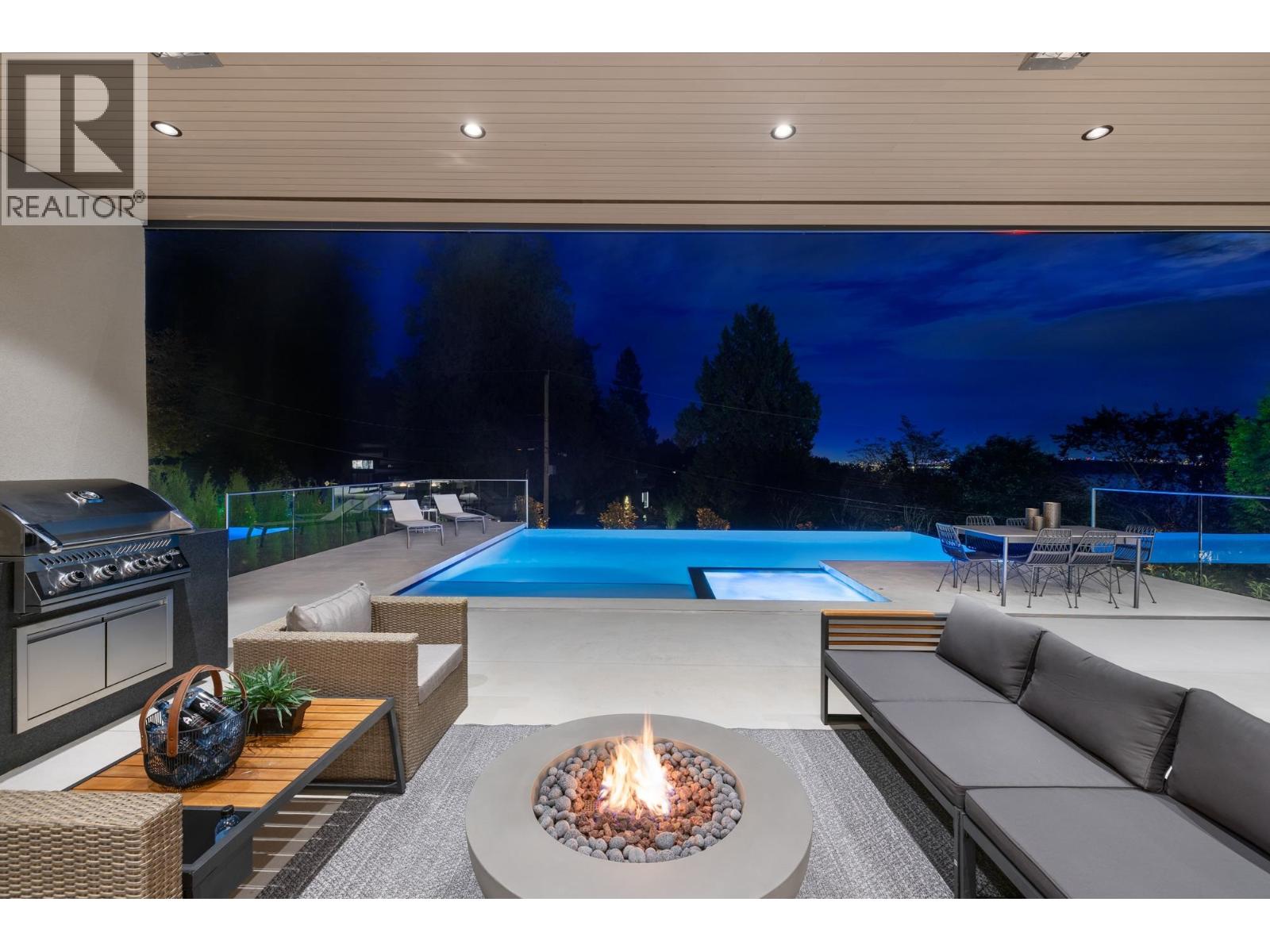 449 HILLCREST STREET, West Vancouver