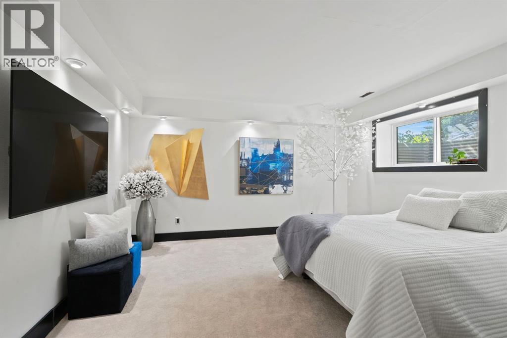 Single Family House 3 Level for Sale in   Street NE Bridgeland/Riverside Calgary 