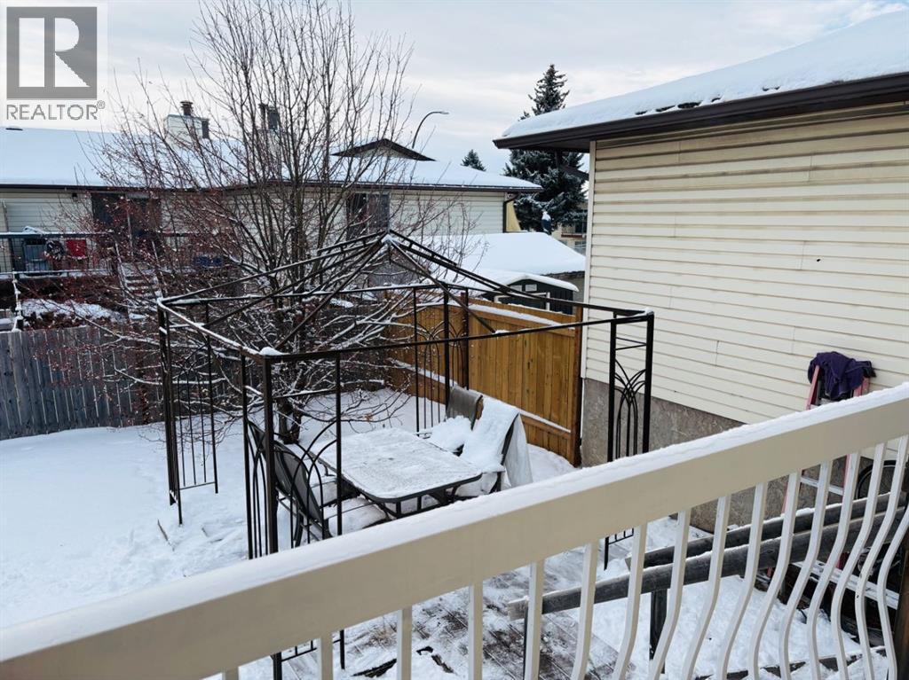Single Family House Bi-level for Sale in    Street SE Forest Lawn Calgary 