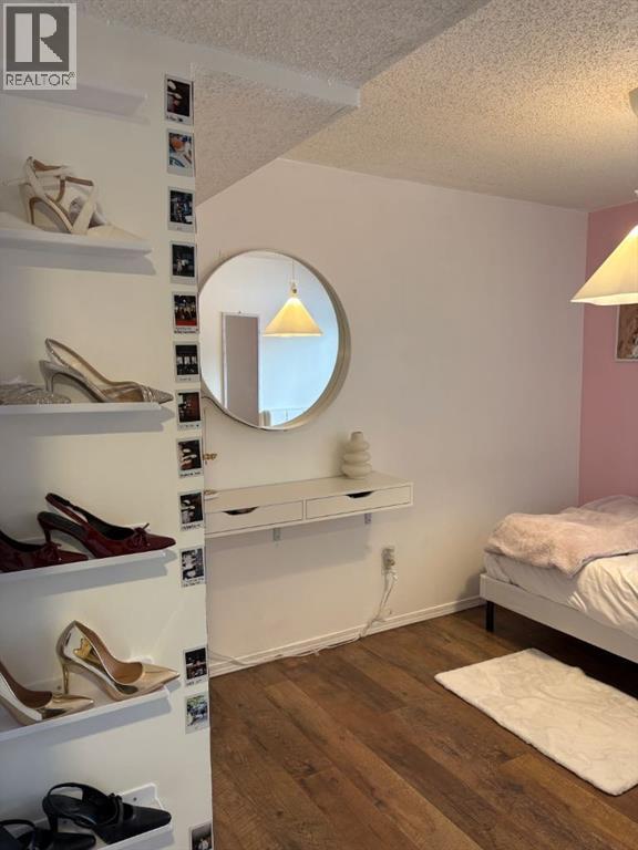 Single Family House Bi-level for Sale in    Street SE Forest Lawn Calgary 