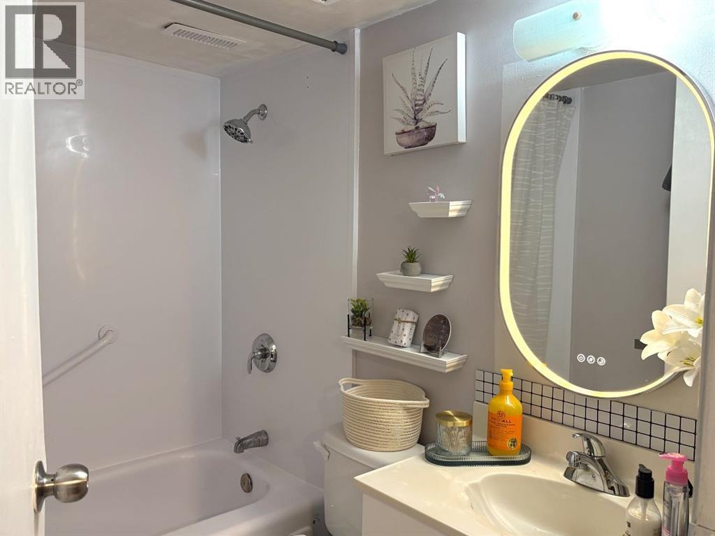 Single Family House Bi-level for Sale in    Street SE Forest Lawn Calgary 