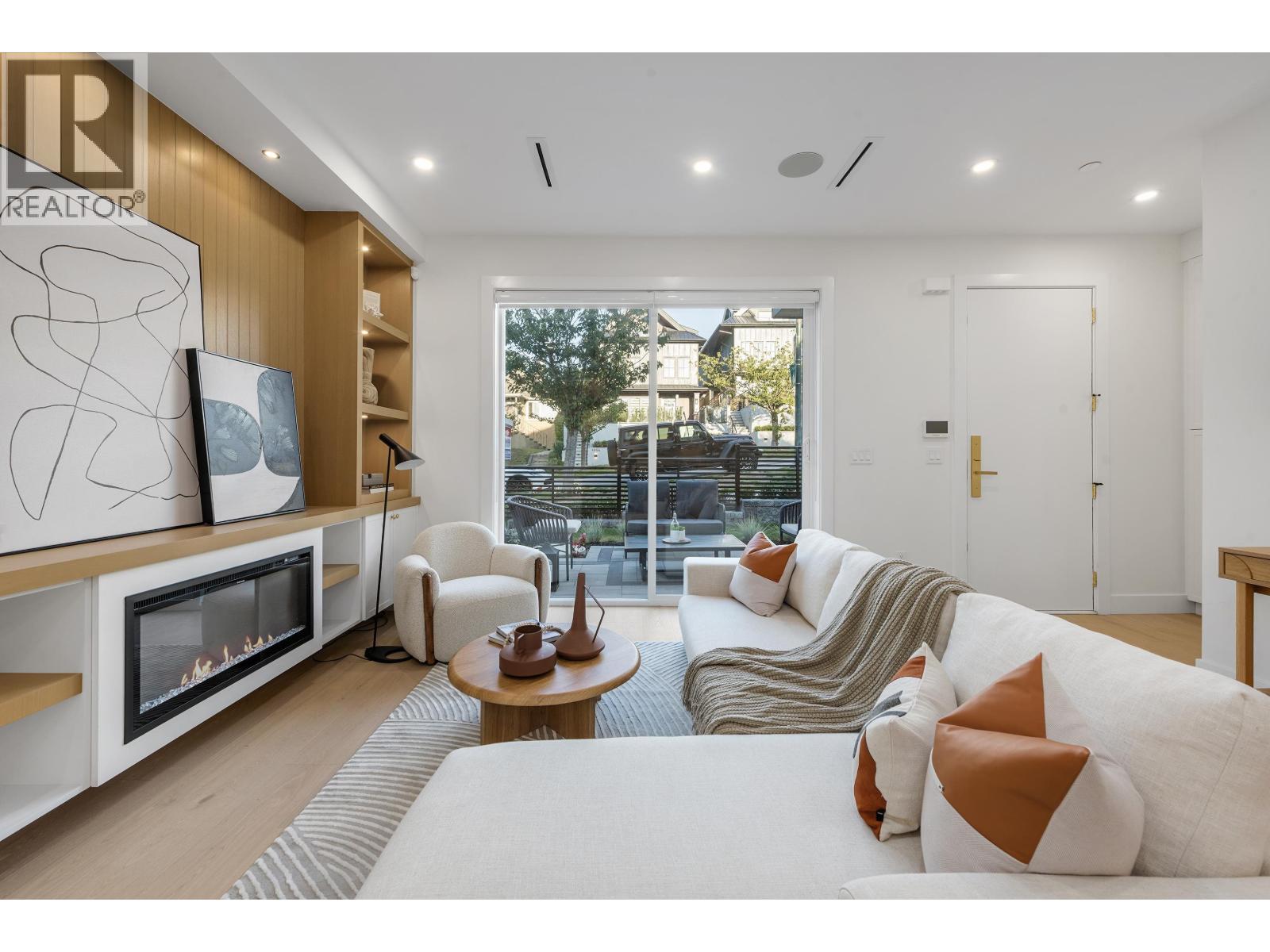 1 4855 DUMFRIES STREET, Vancouver