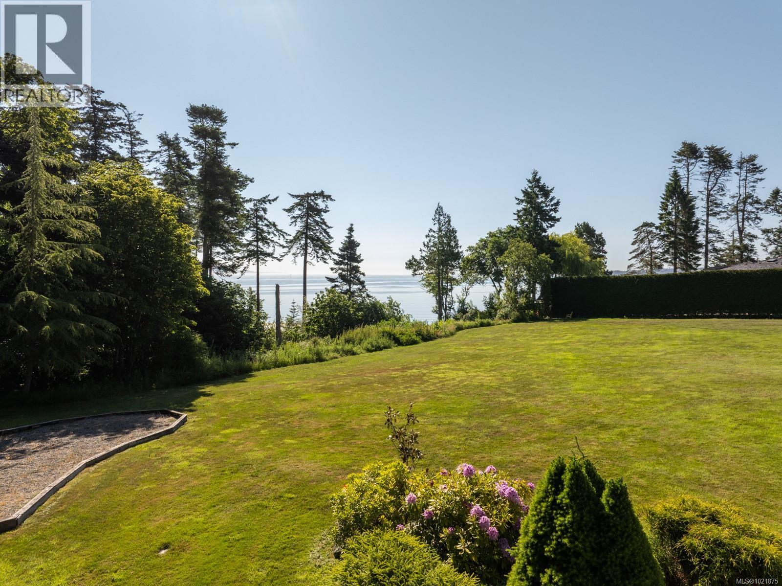 5605 Parker Ave, Saanich