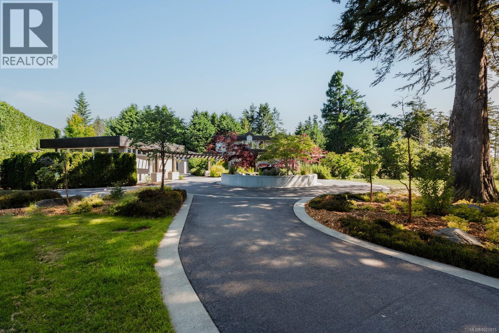 5605 Parker Ave, Saanich