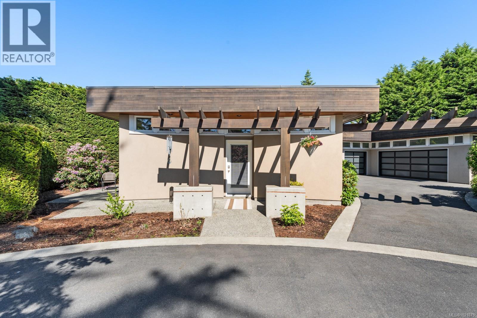 5605 Parker Ave, Saanich