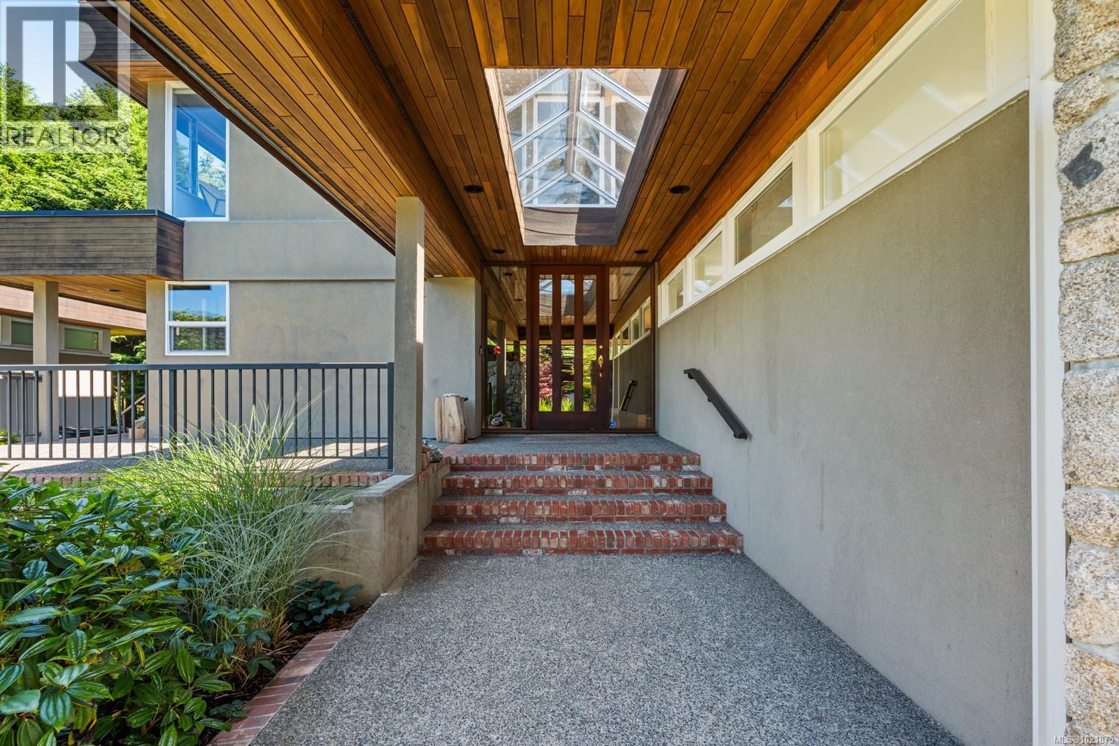 5605 Parker Ave, Saanich