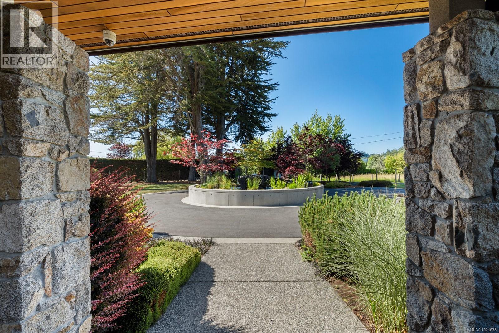 5605 Parker Ave, Saanich