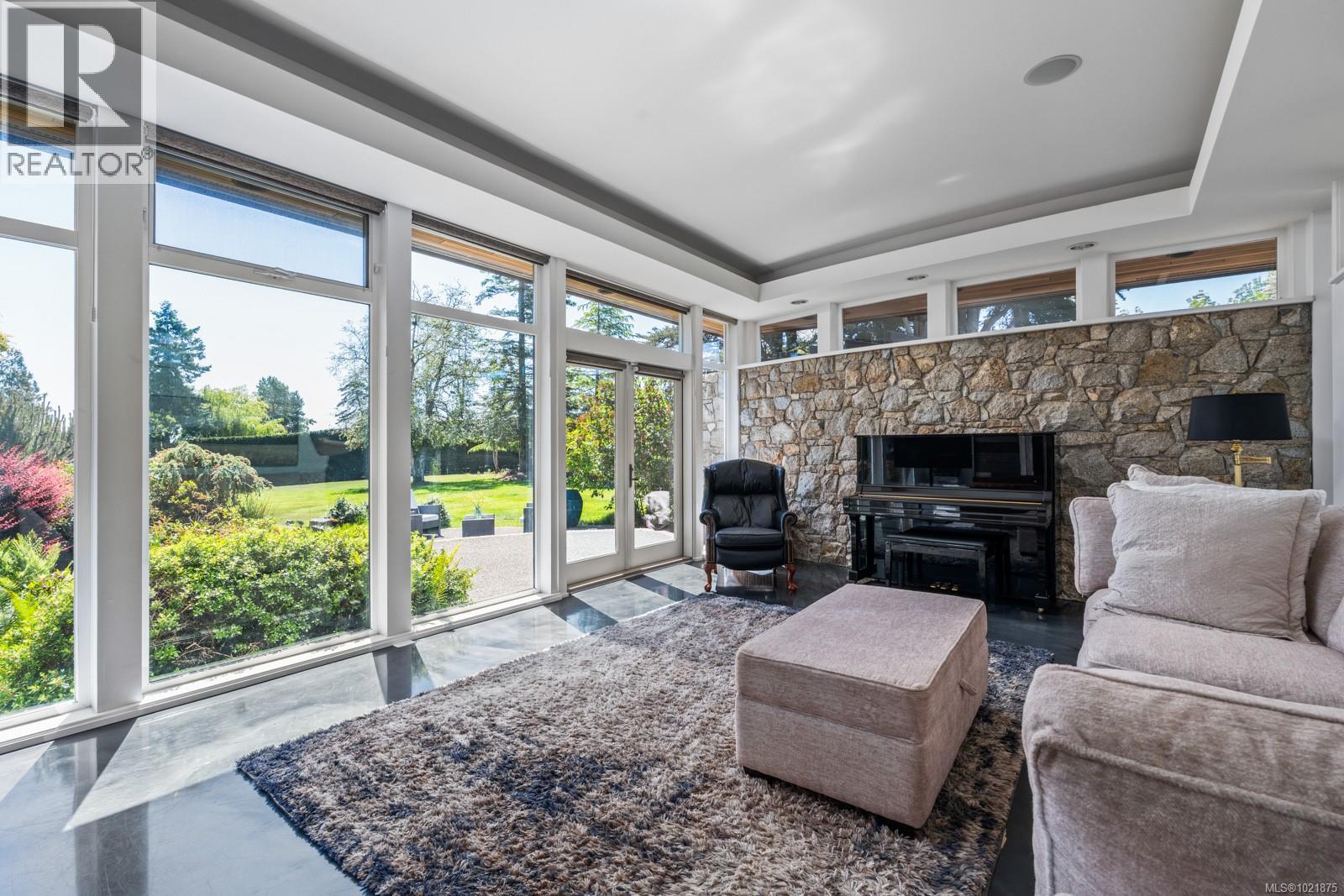 5605 Parker Ave, Saanich