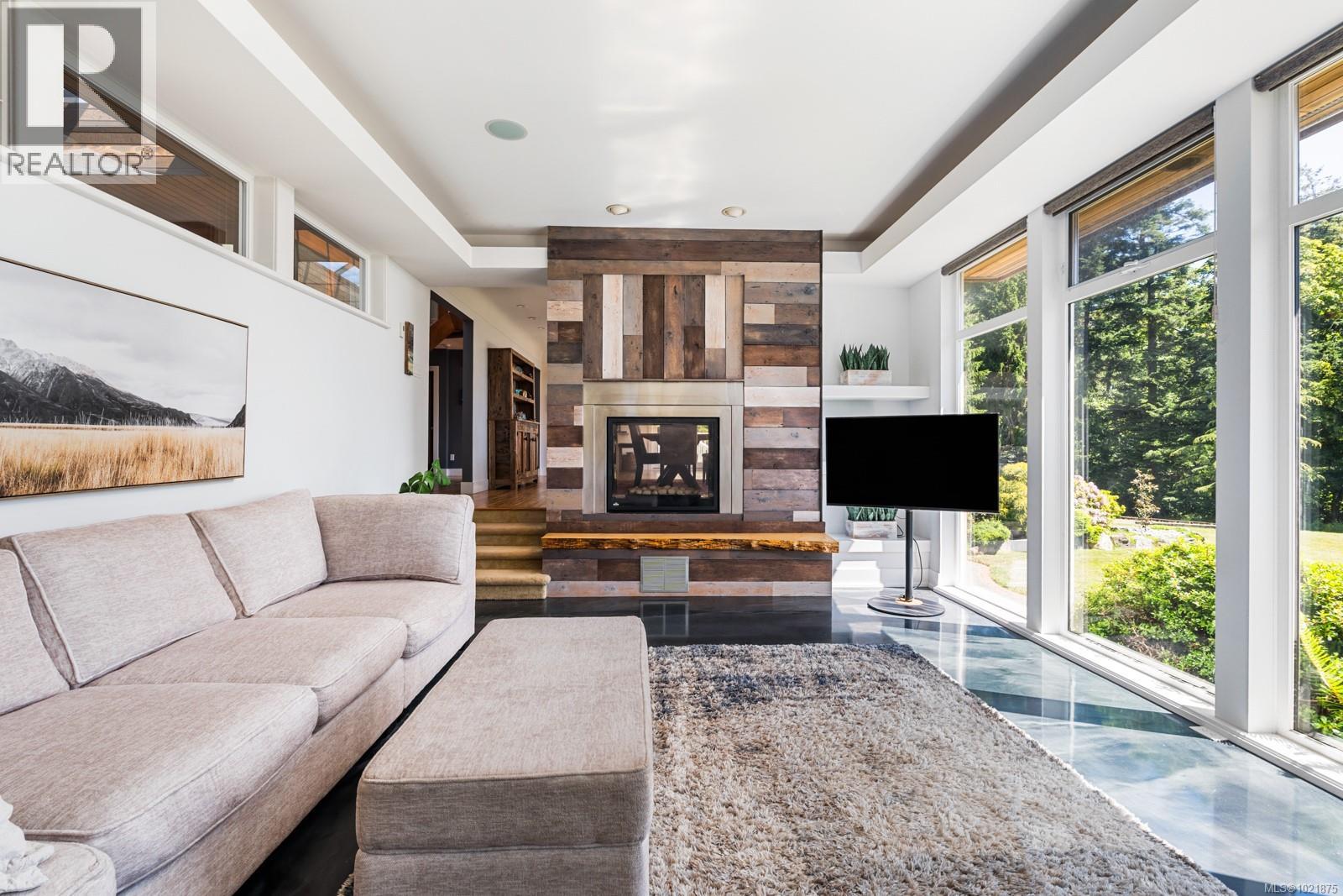 5605 Parker Ave, Saanich