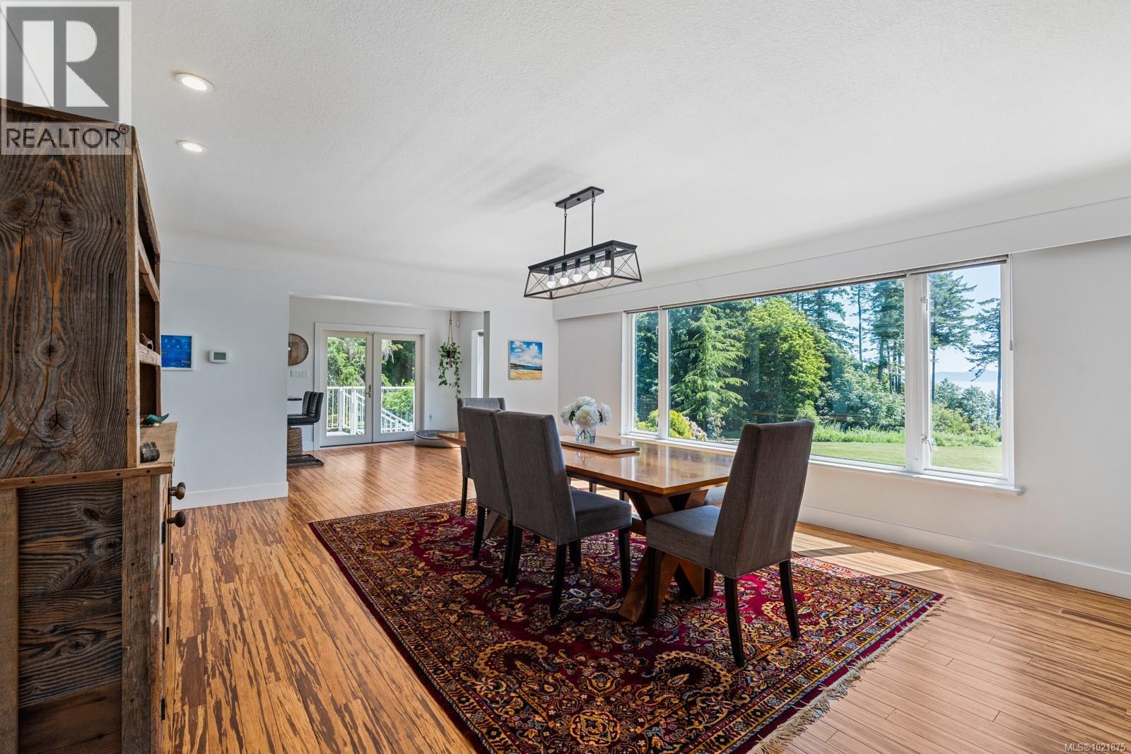 5605 Parker Ave, Saanich