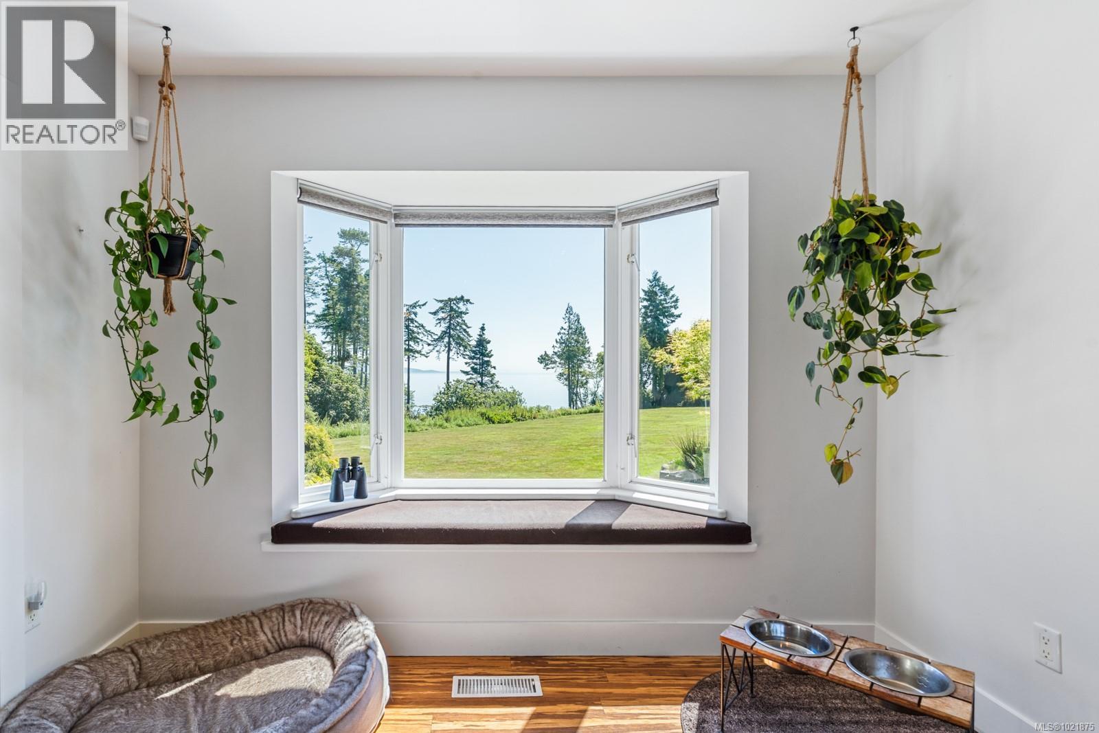 5605 Parker Ave, Saanich