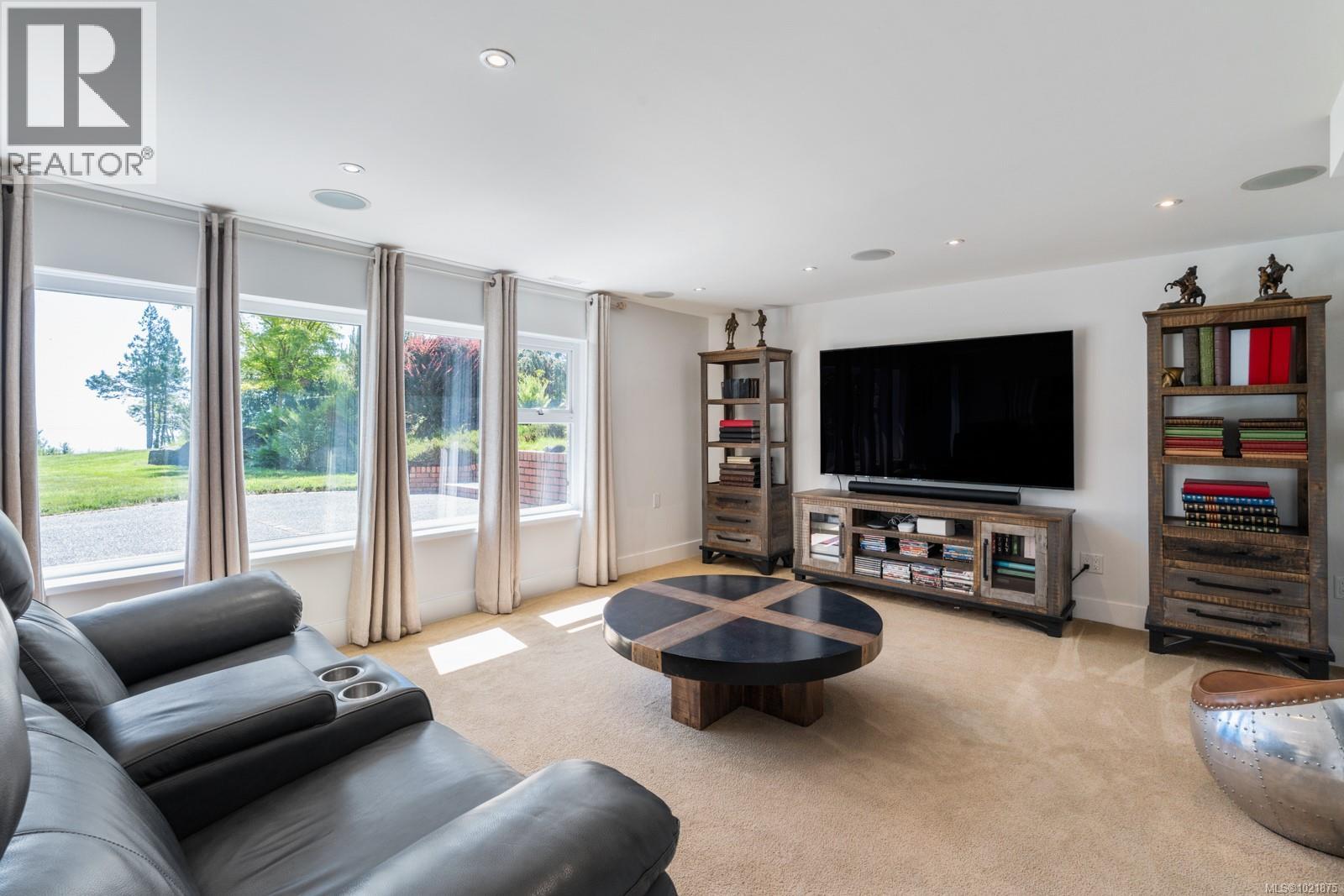 5605 Parker Ave, Saanich