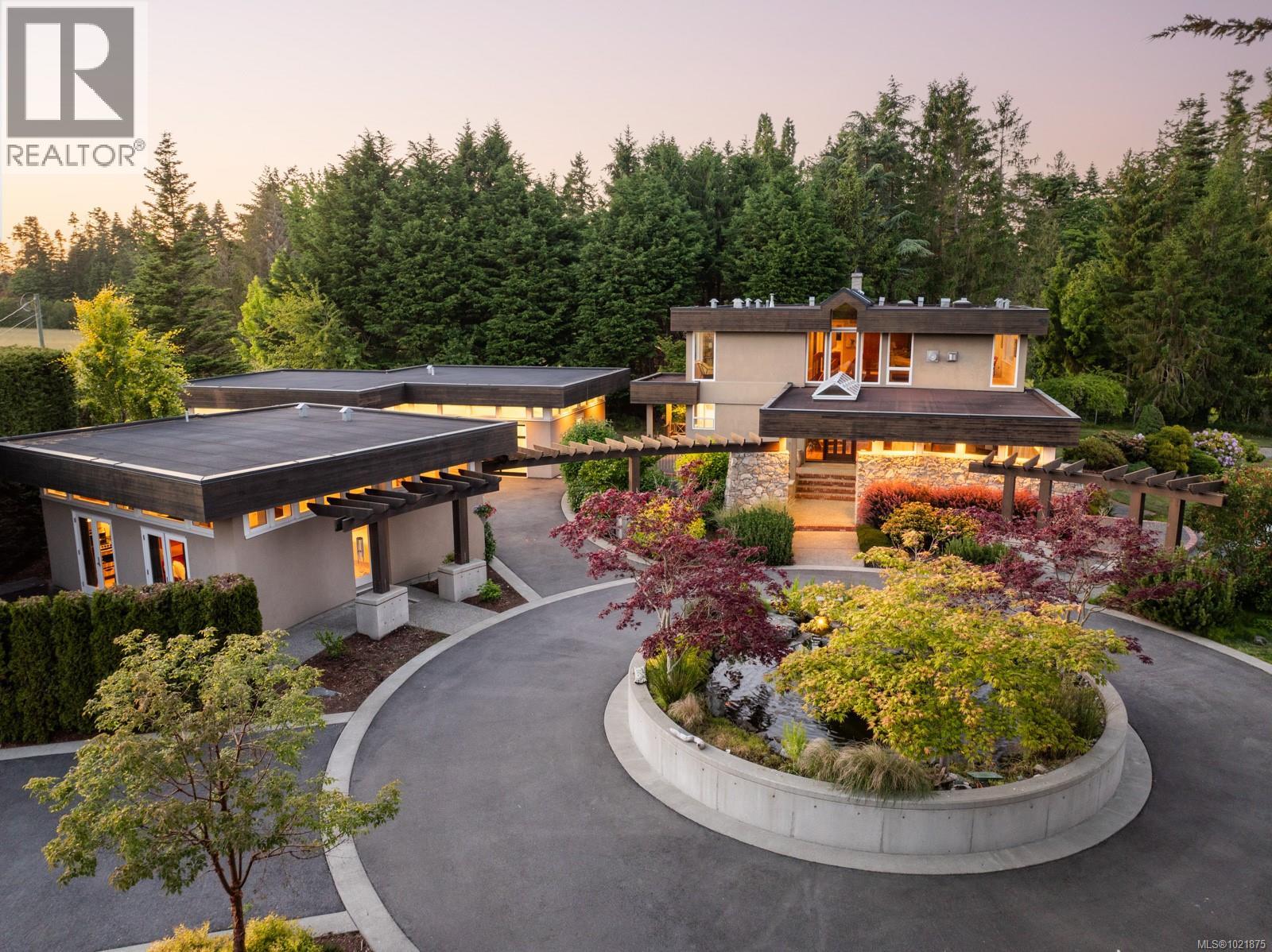 5605 Parker Ave, Saanich