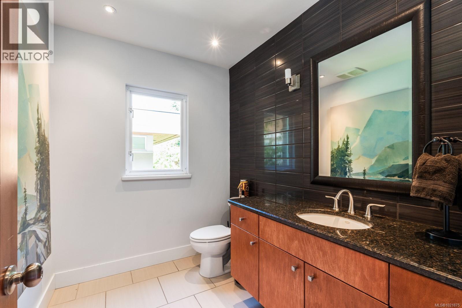 5605 Parker Ave, Saanich