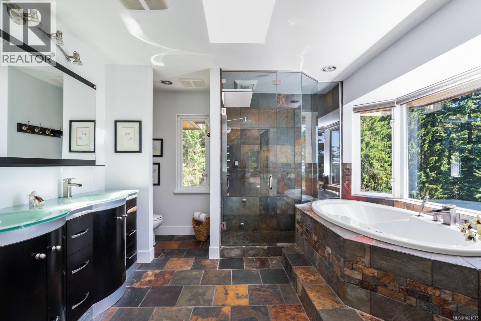 5605 Parker Ave, Saanich