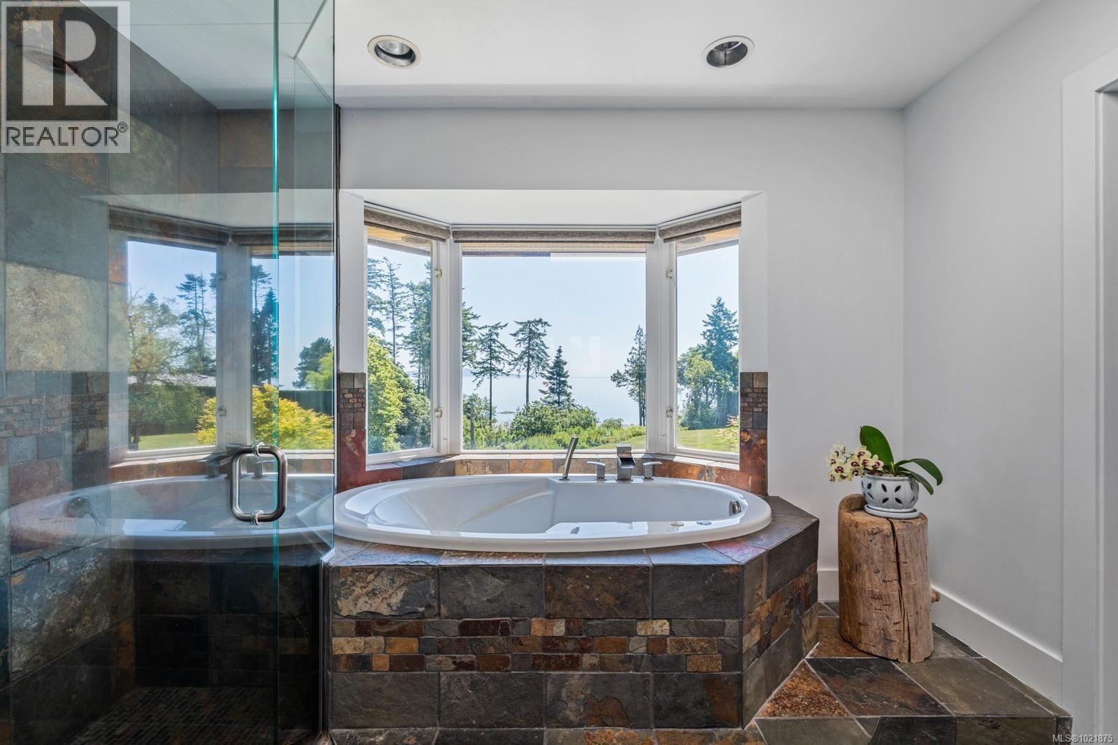 5605 Parker Ave, Saanich