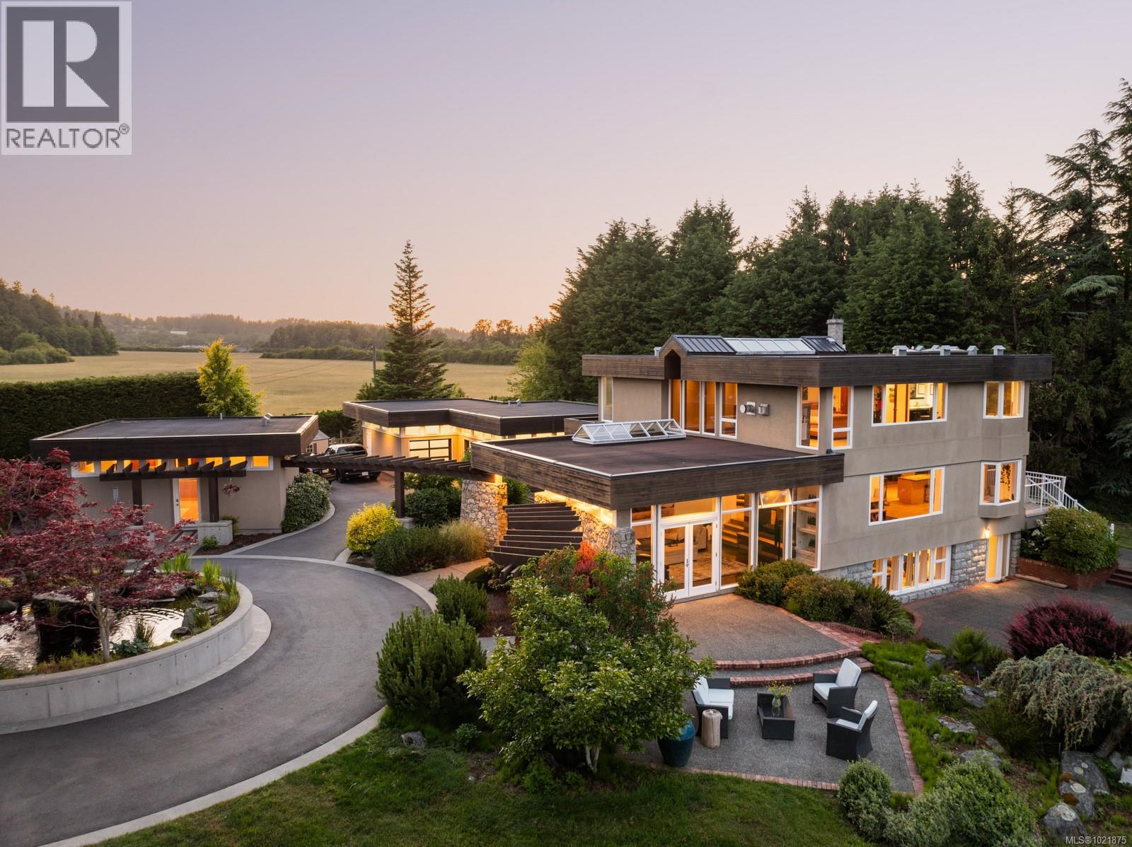 5605 Parker Ave, Saanich