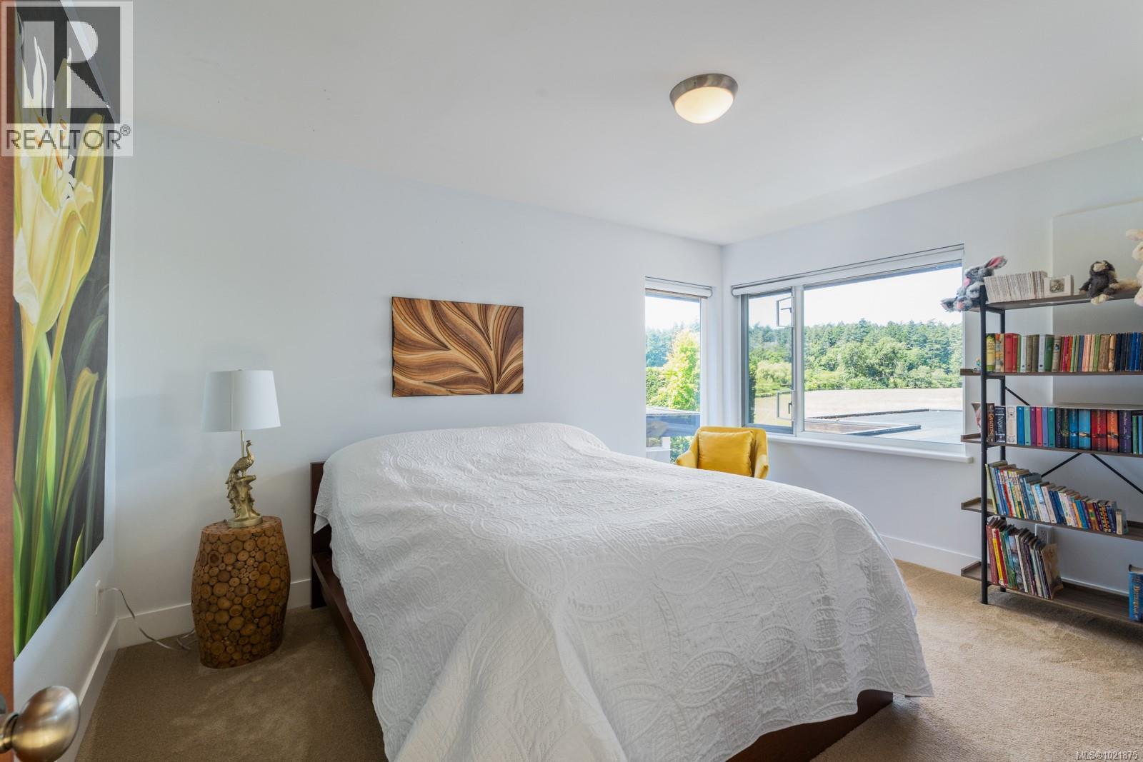 5605 Parker Ave, Saanich