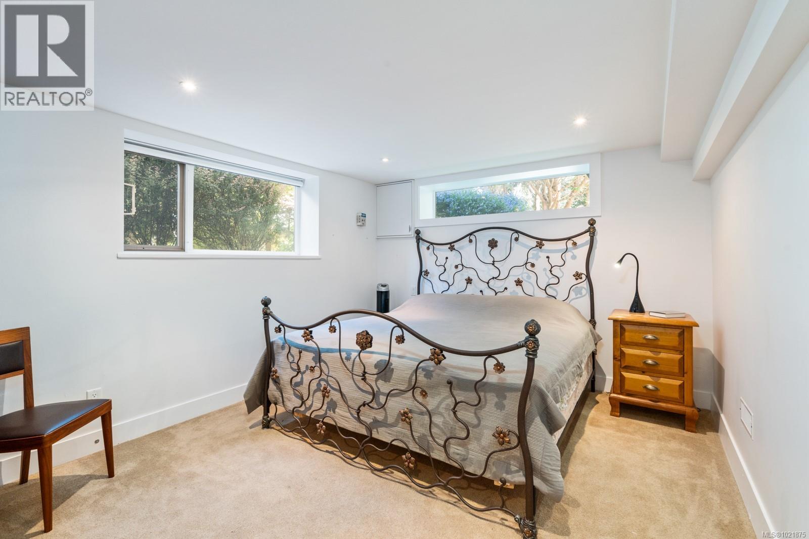 5605 Parker Ave, Saanich