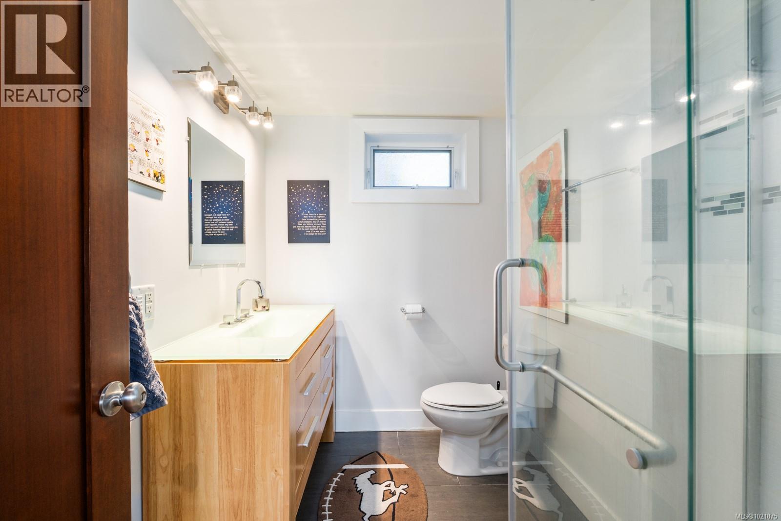 5605 Parker Ave, Saanich