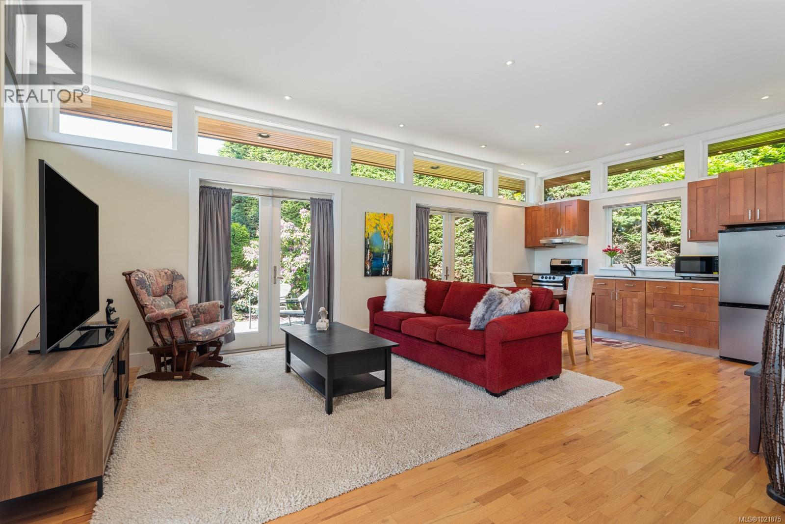 5605 Parker Ave, Saanich