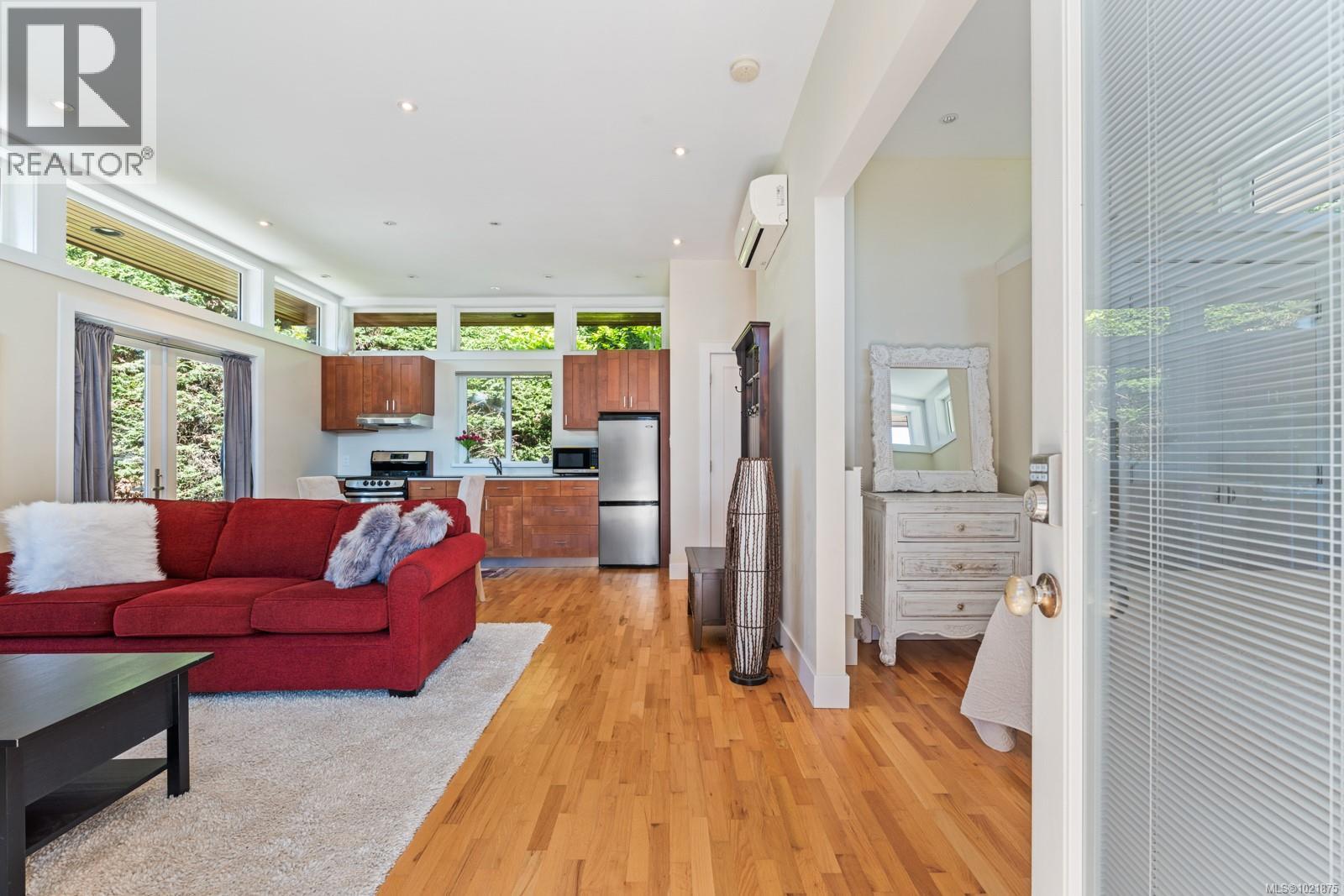 5605 Parker Ave, Saanich