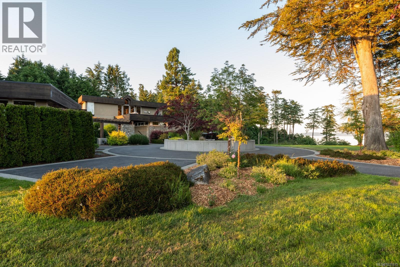 5605 Parker Ave, Saanich