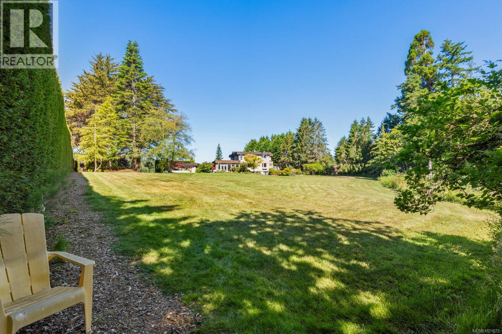 5605 Parker Ave, Saanich
