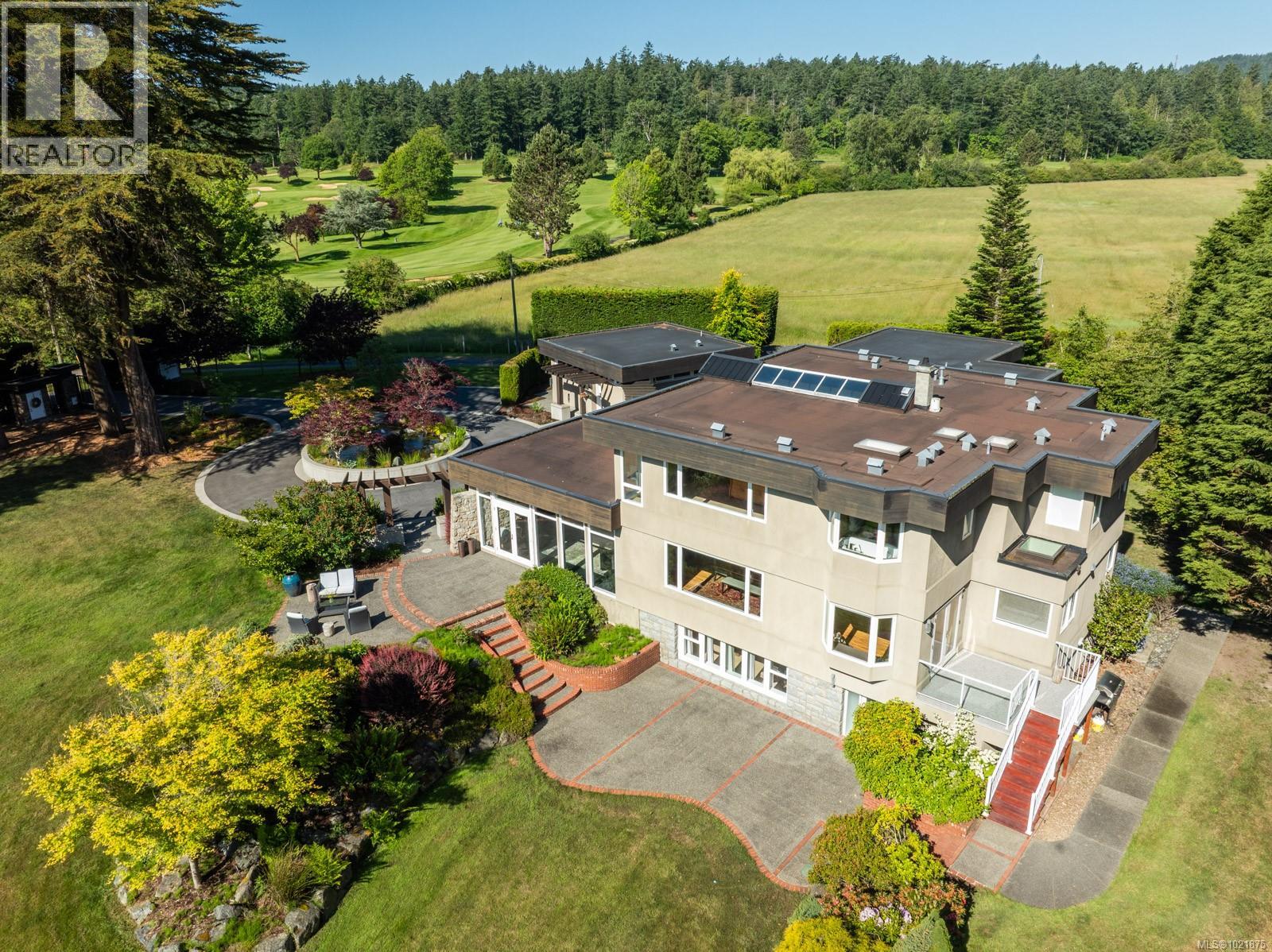 5605 Parker Ave, Saanich