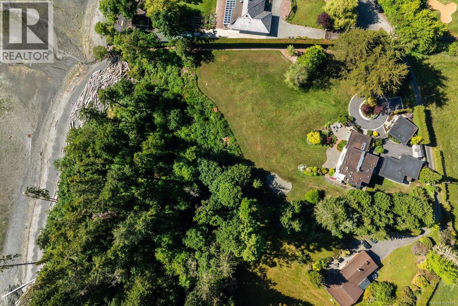 5605 Parker Ave, Saanich