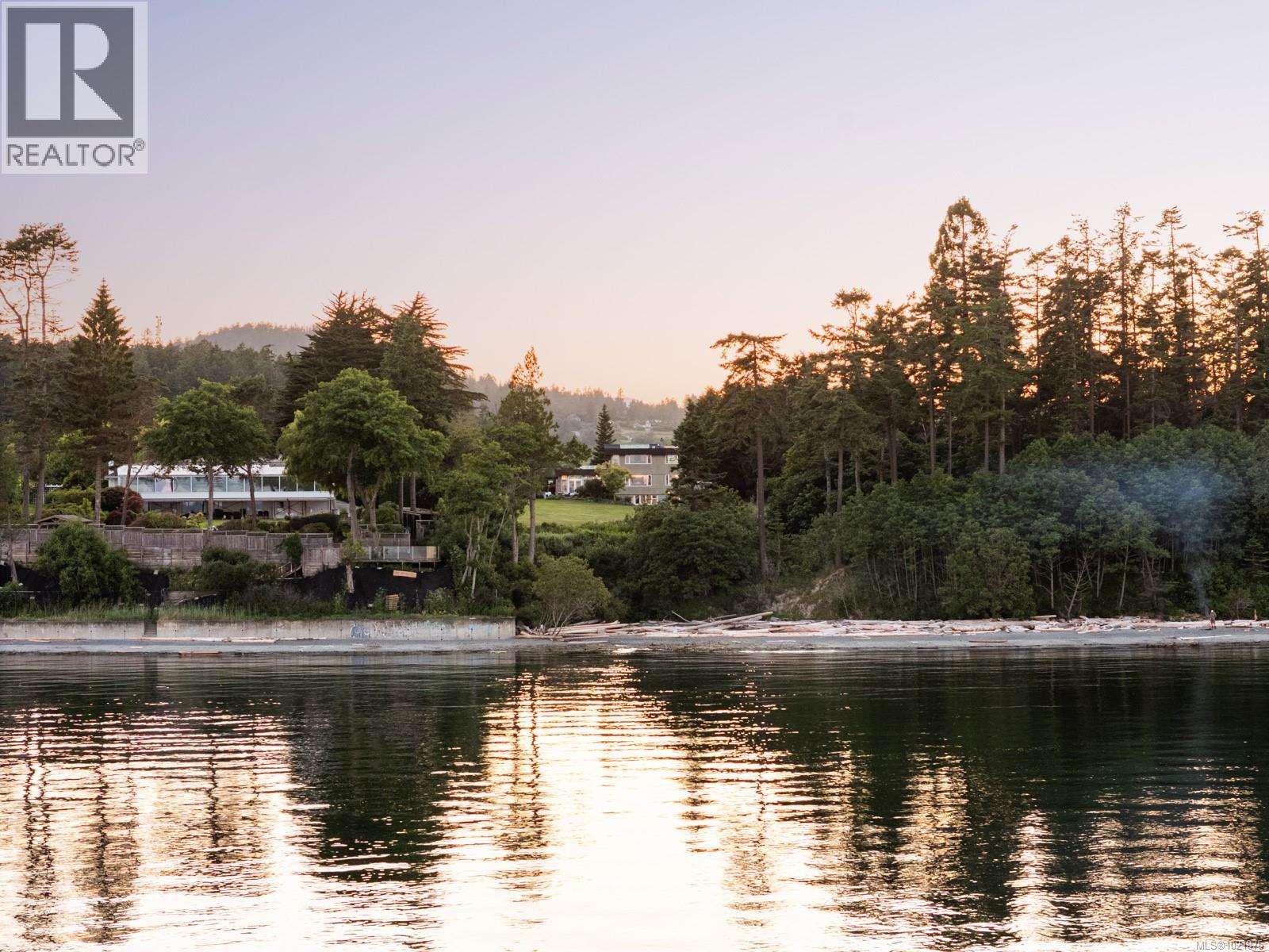 5605 Parker Ave, Saanich